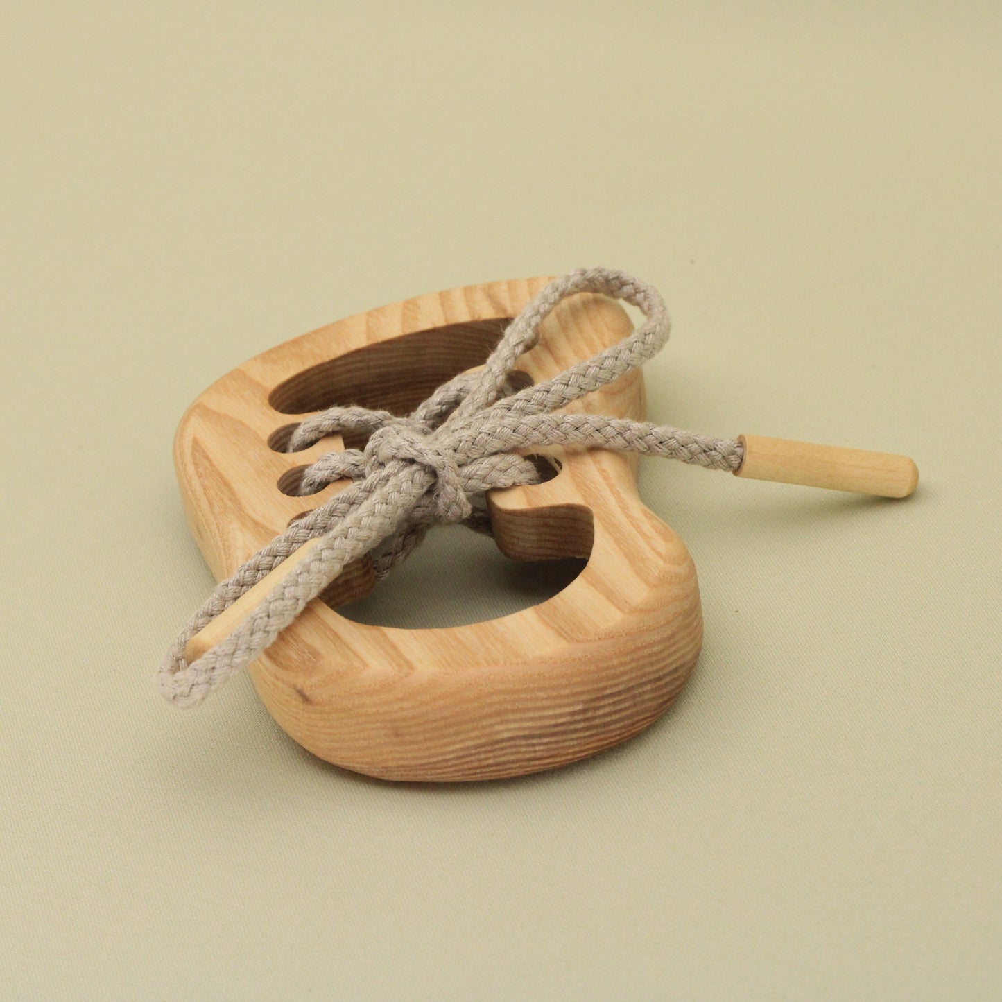Lotes Toys Natural Wooden Threading Lacing Shoe Left TT19L