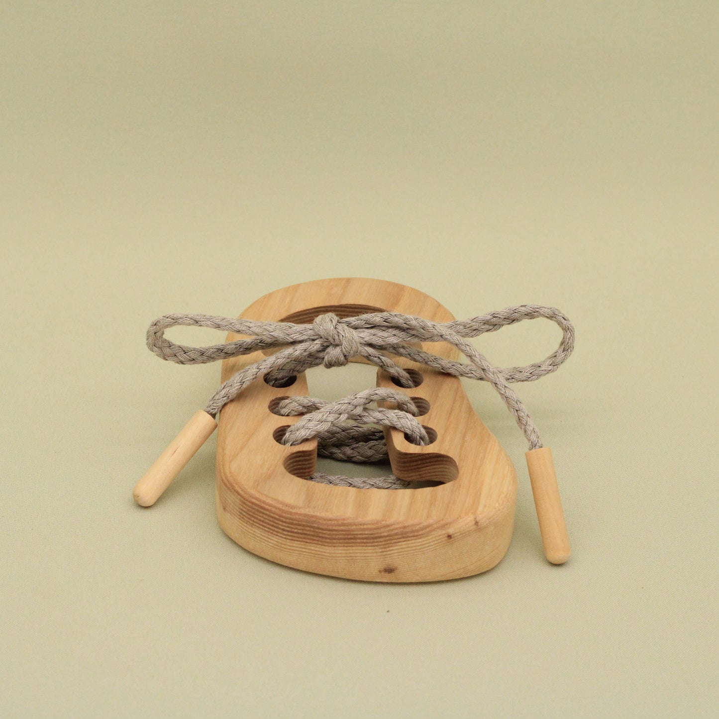 Lotes Toys Natural Wooden Threading Lacing Shoe Riht TT19R
