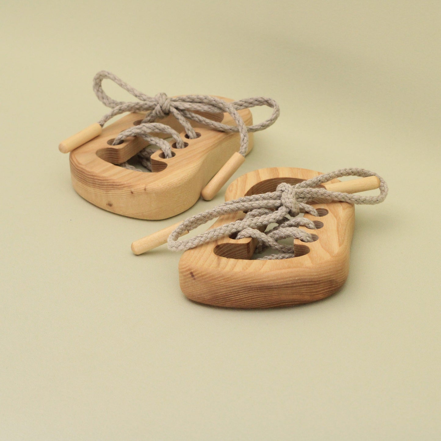 Lotes Toys Natural Wooden Threading Lacing Shoe pair TT19 L,R