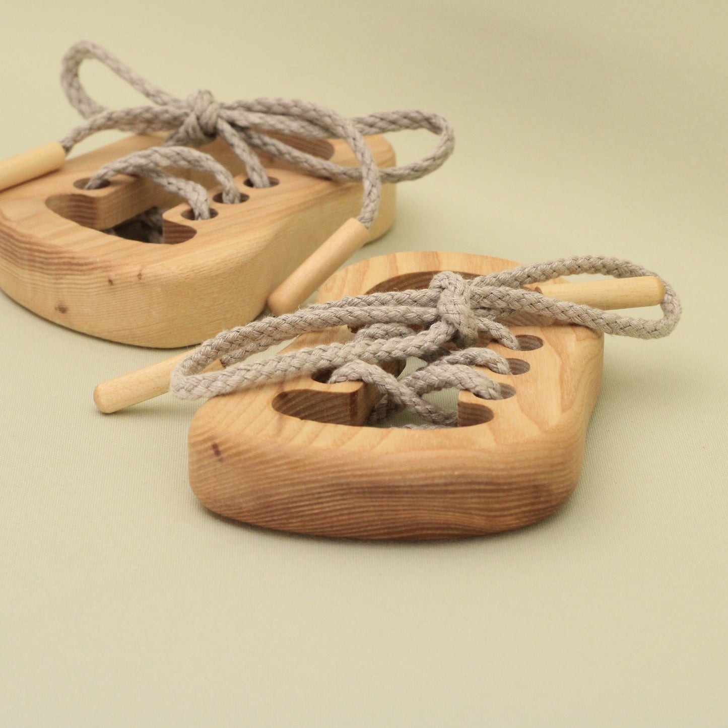 Lotes Toys Natural Wooden Threading Lacing Shoe pair TT19 L,R