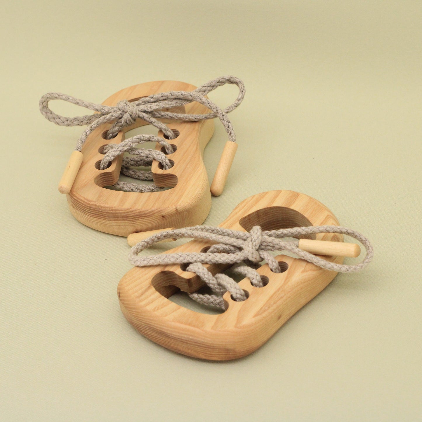 Lotes Toys Natural Wooden Threading Lacing Shoe pair TT19 L,R