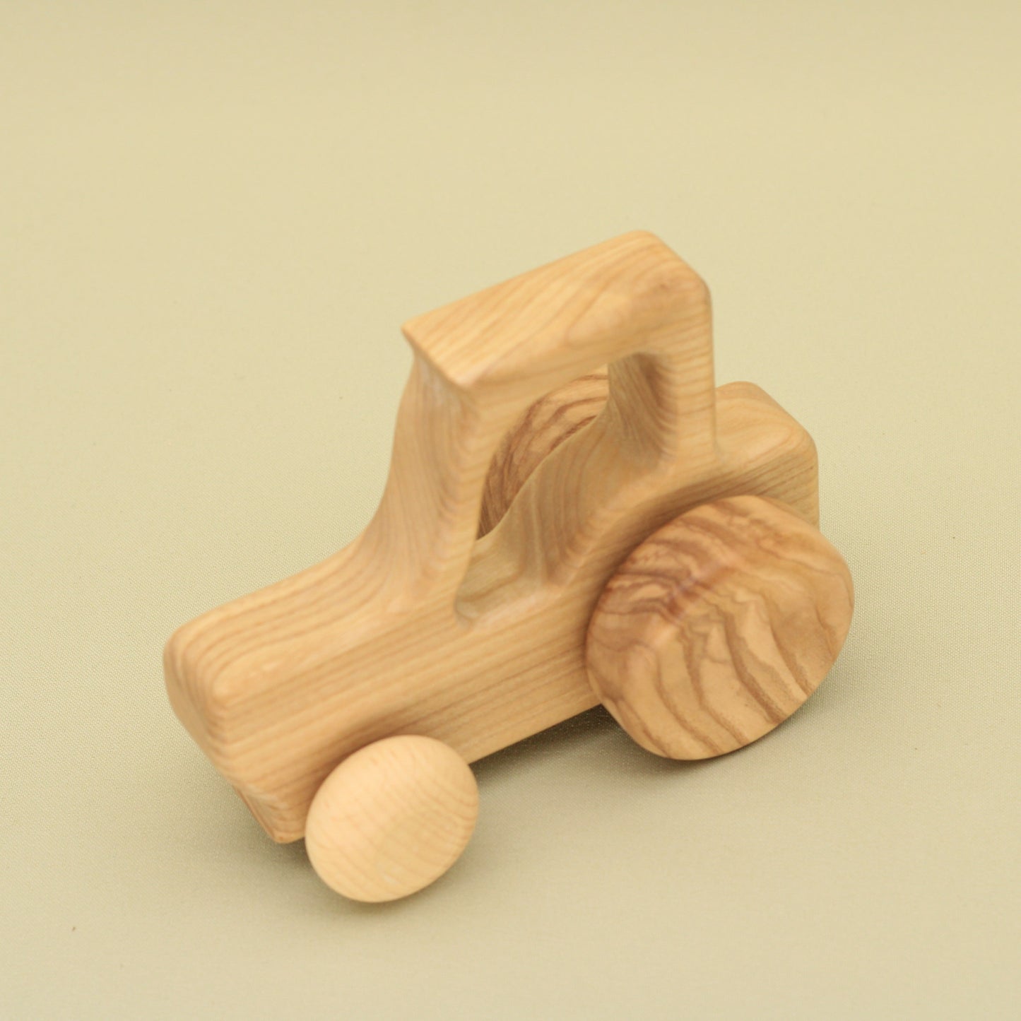 Lotes Toys wooden Eco Natural Tractor TR01