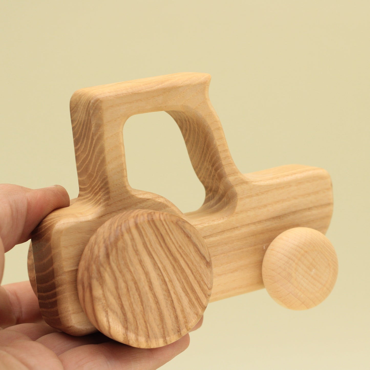 Lotes Toys wooden Eco Natural Tractor TR01