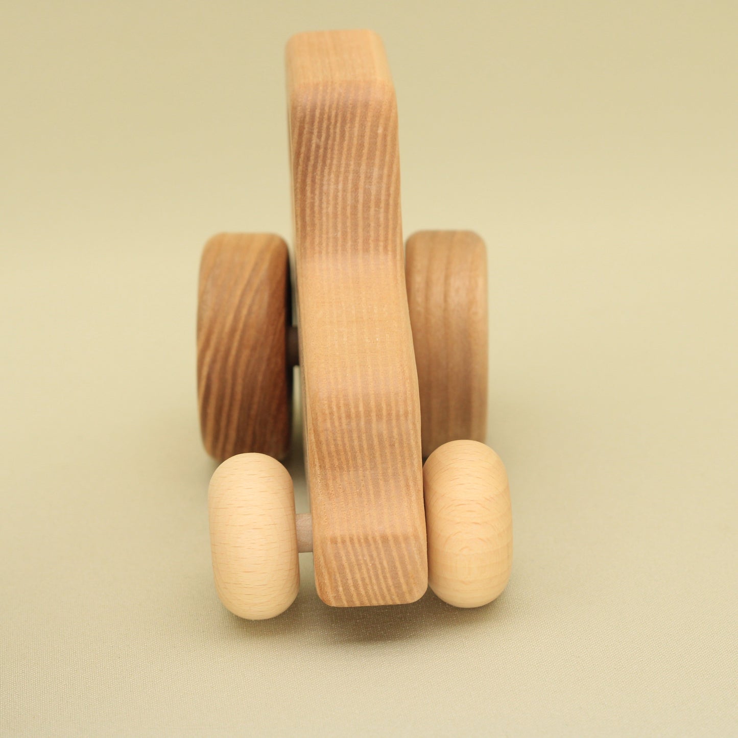 Lotes Toys wooden Eco Natural Tractor TR02