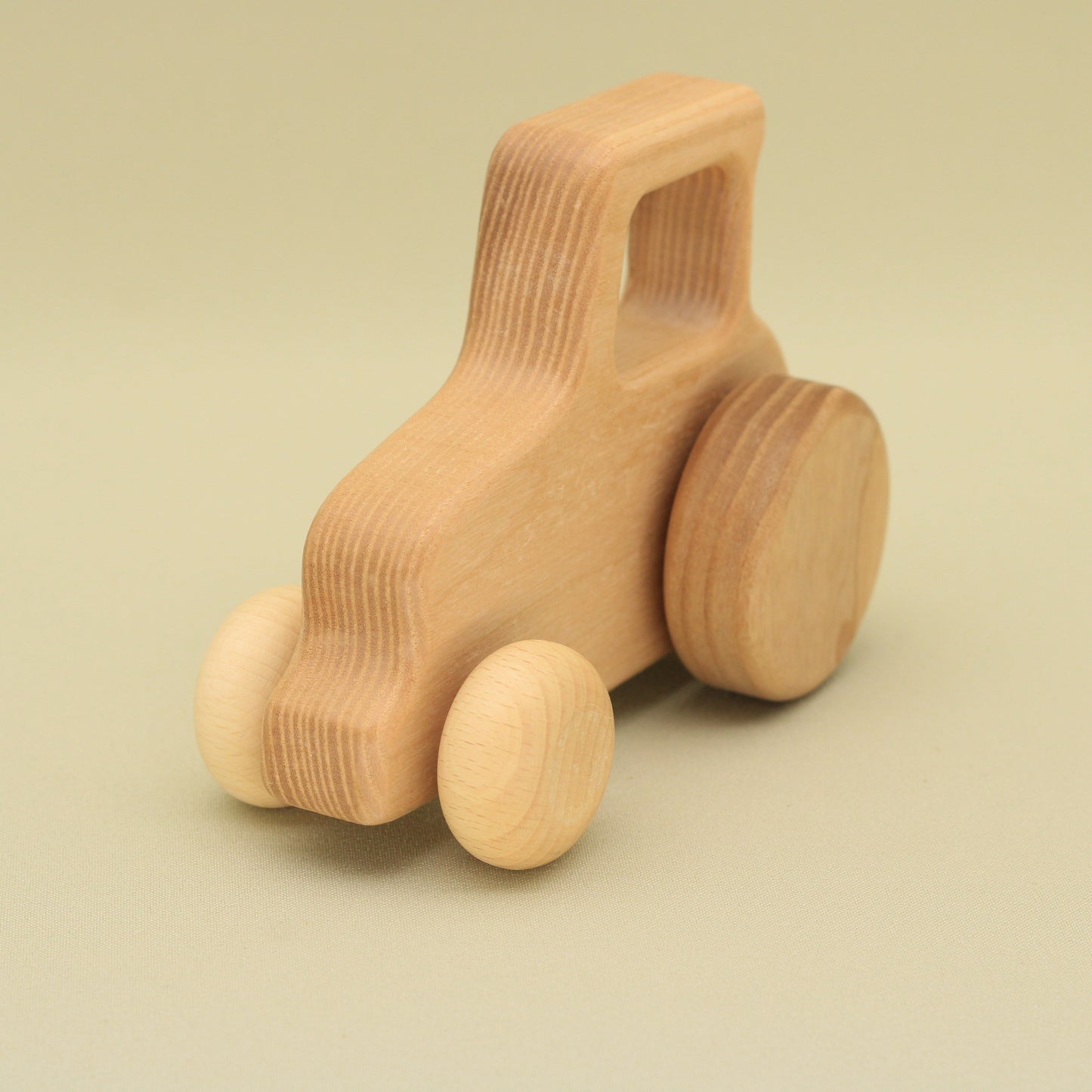 Lotes Toys wooden Eco Natural Tractor TR02