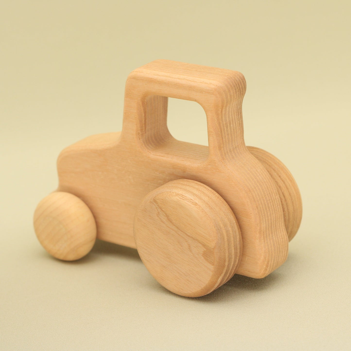 Lotes Toys wooden Eco Natural Tractor TR02