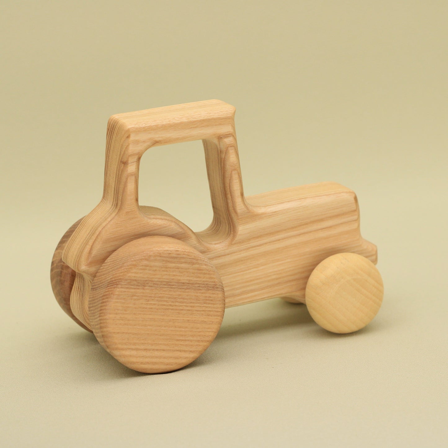 Lotes Toys wooden Eco Natural Tractor TR03