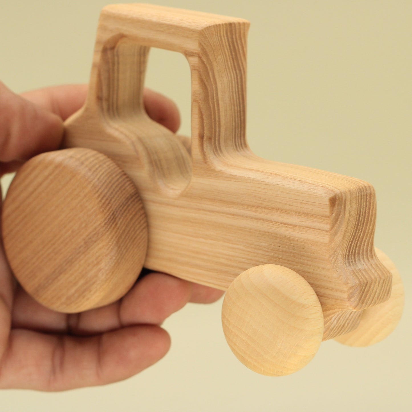 Lotes Toys wooden Eco Natural Tractor TR03