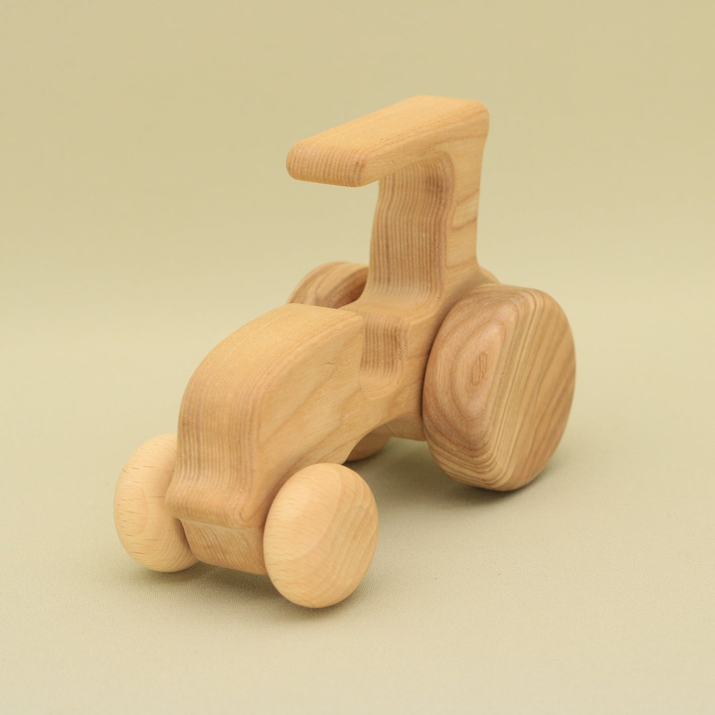 Lotes Toys wooden Eco Natural Tractor TR04