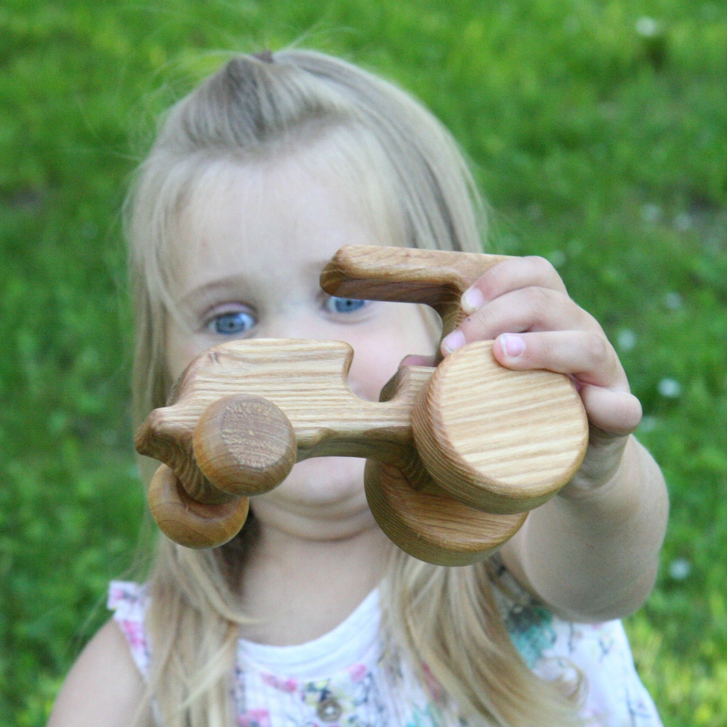 Lotes Toys wooden Eco Natural Tractor TR04