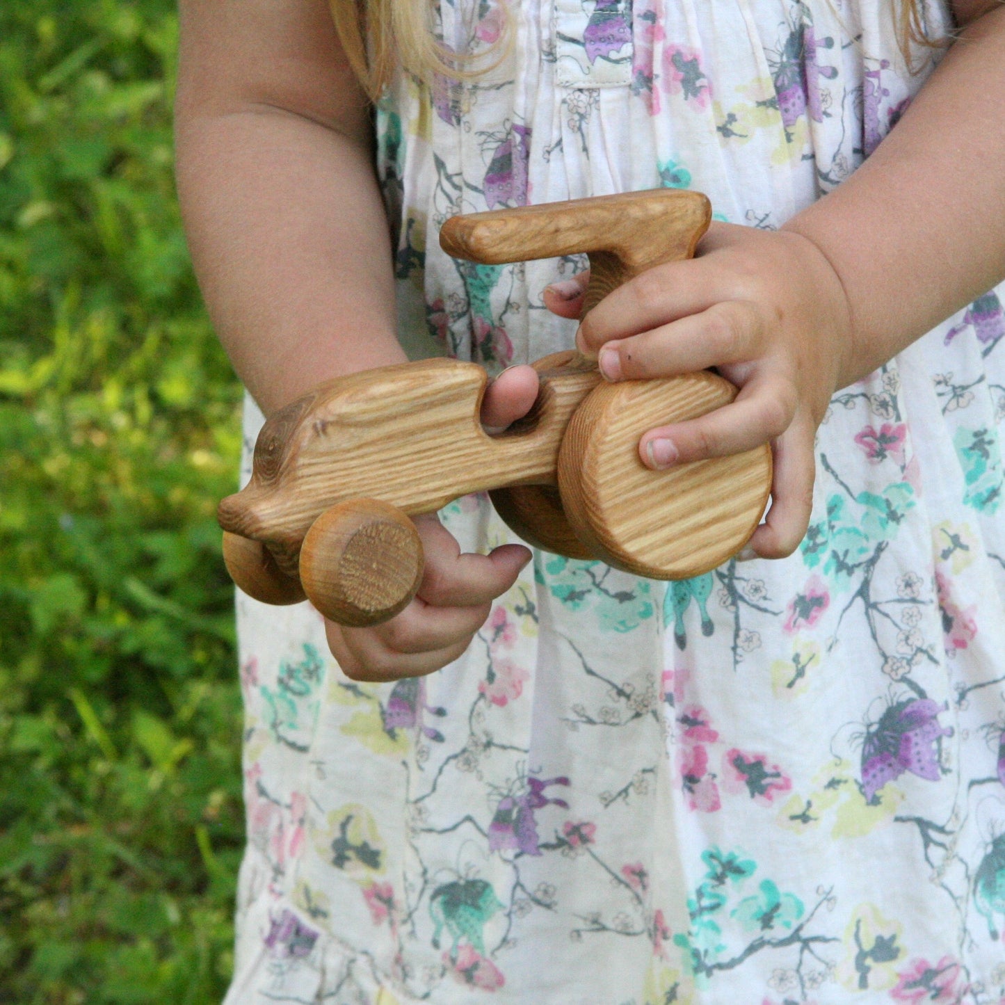 Lotes Toys wooden Eco Natural Tractor TR04