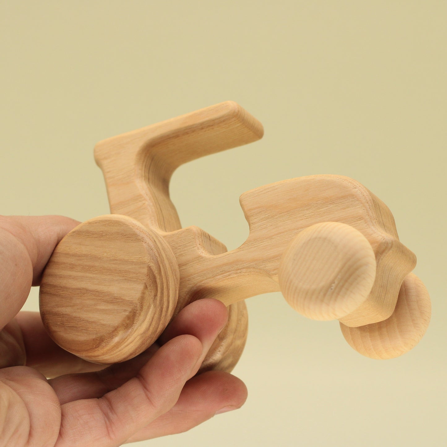 Lotes Toys wooden Eco Natural Tractor TR04