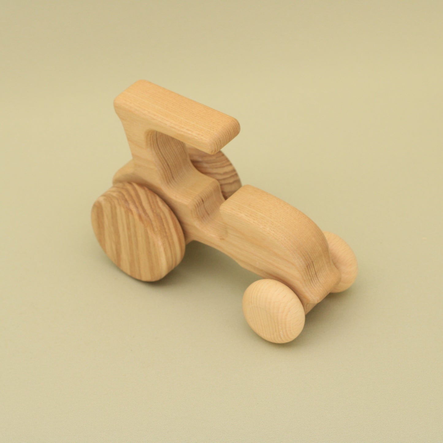 Lotes Toys wooden Eco Natural Tractor TR04