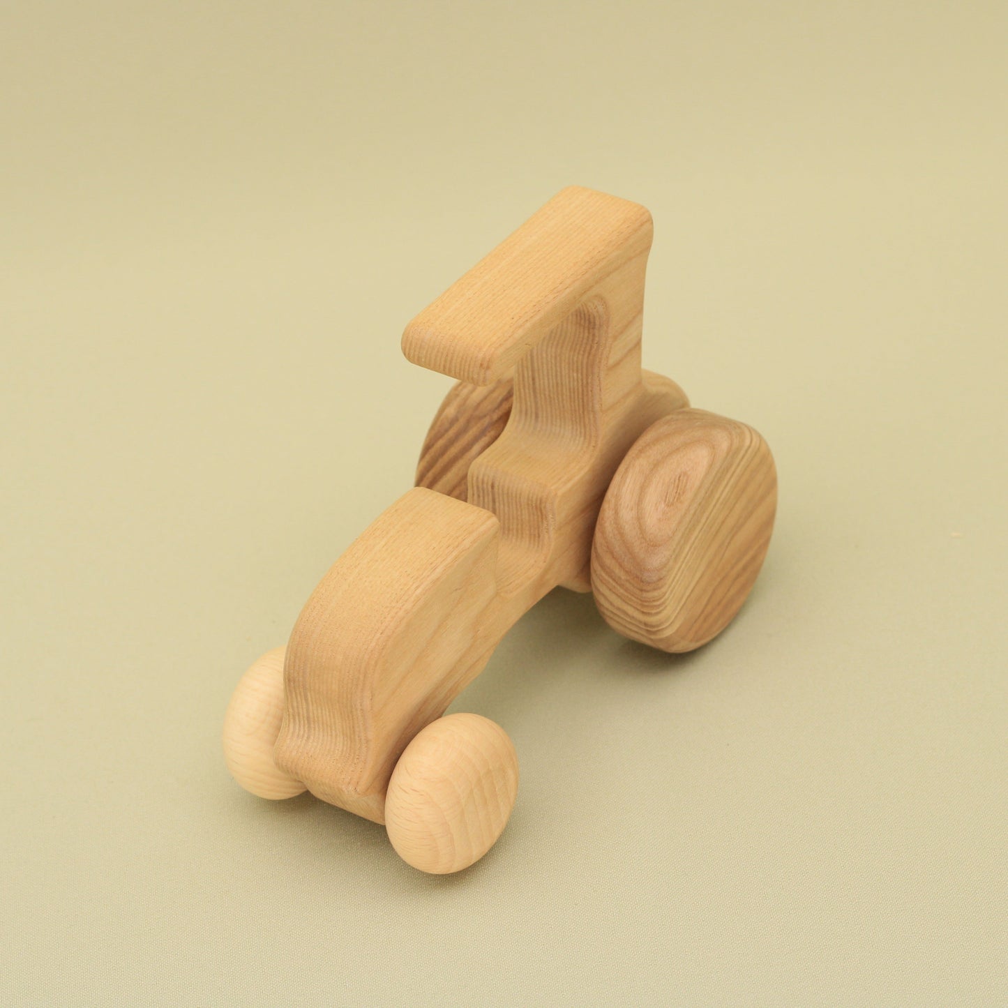 Lotes Toys wooden Eco Natural Tractor TR04