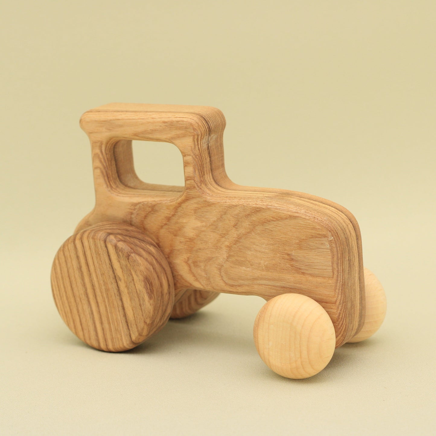 Lotes Toys wooden Eco Natural Tractor TR07