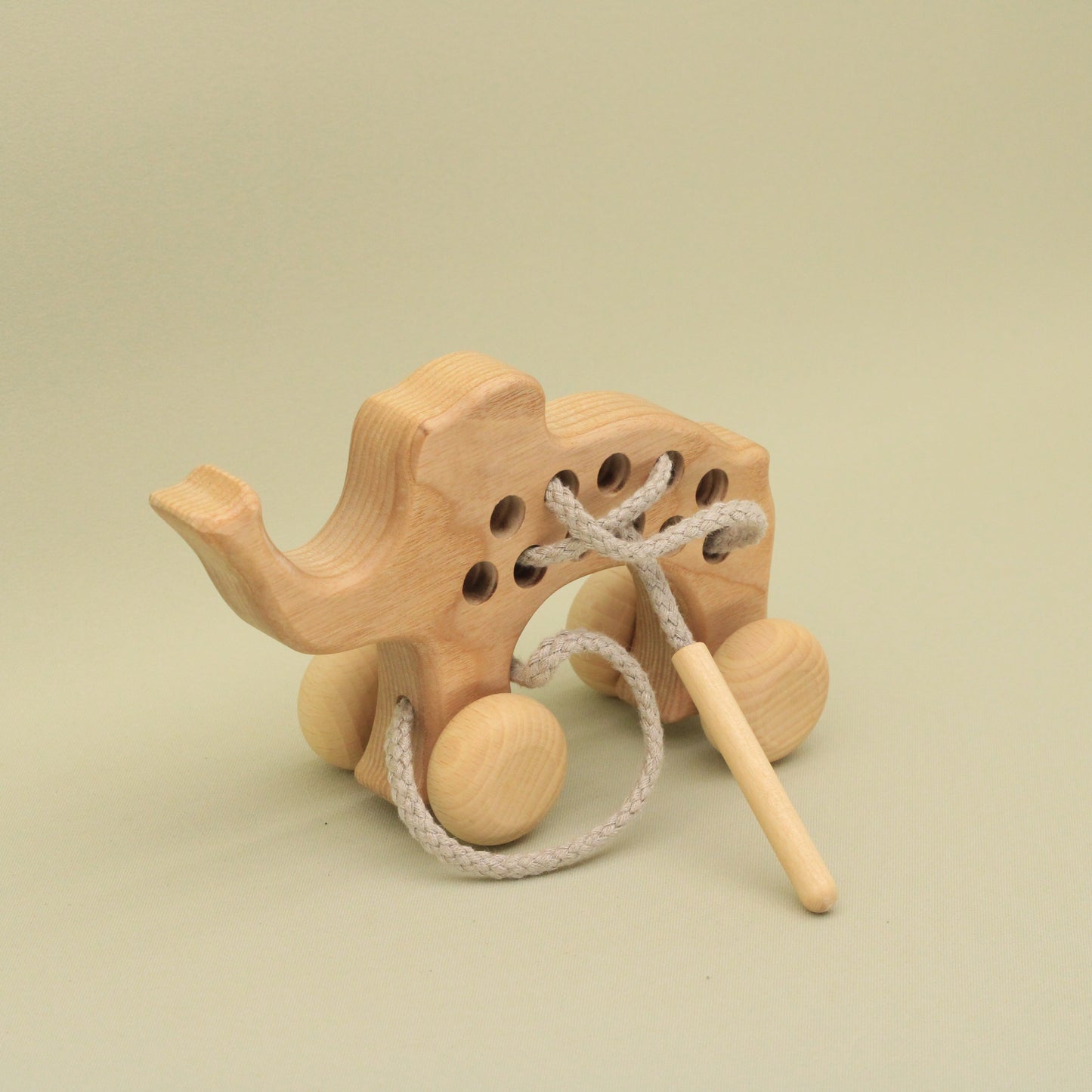 Lotes Toys Natural Wooden Threading Lacing Elephant TT56