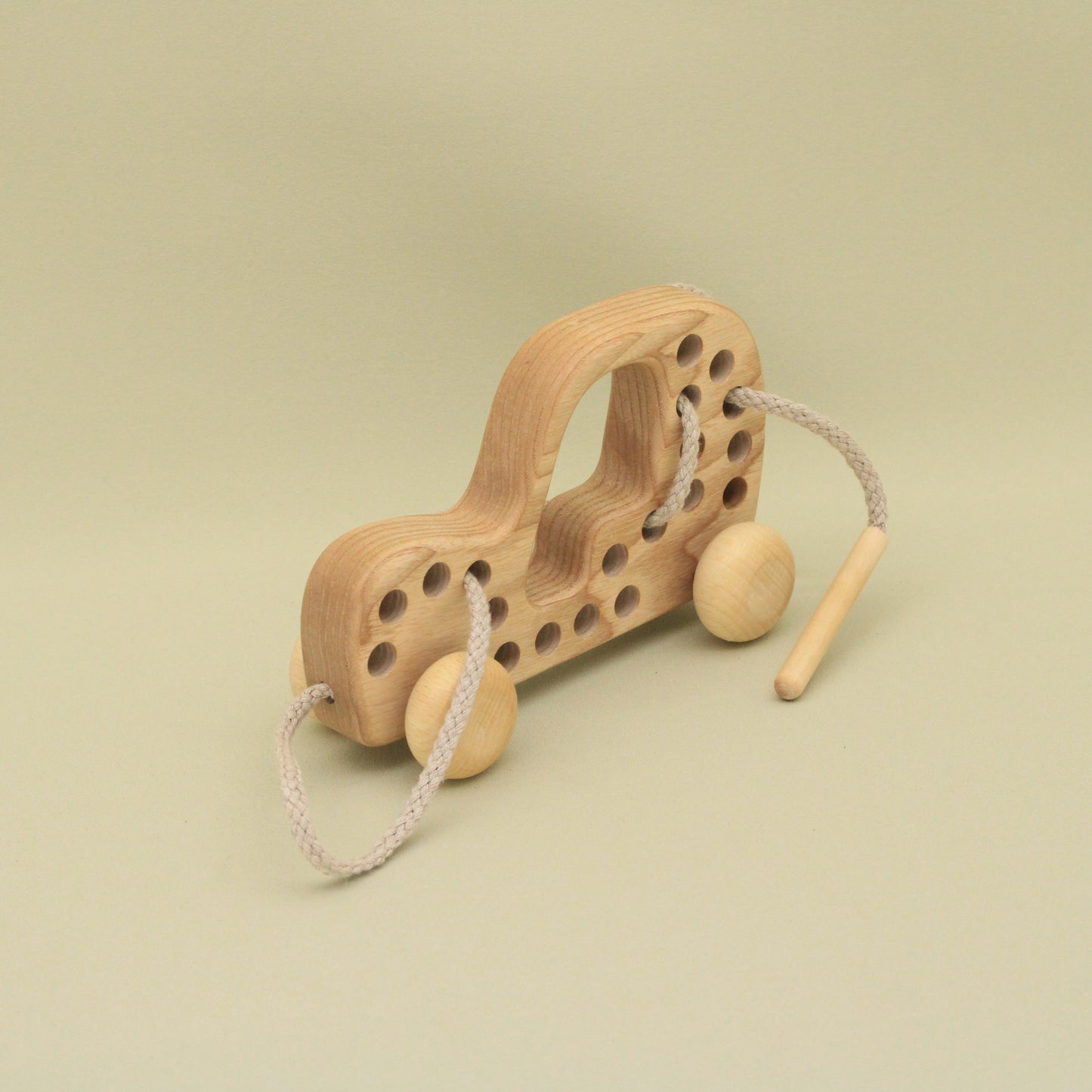 Lotes Toys Natural Wooden Threading Lacing Bus TT62
