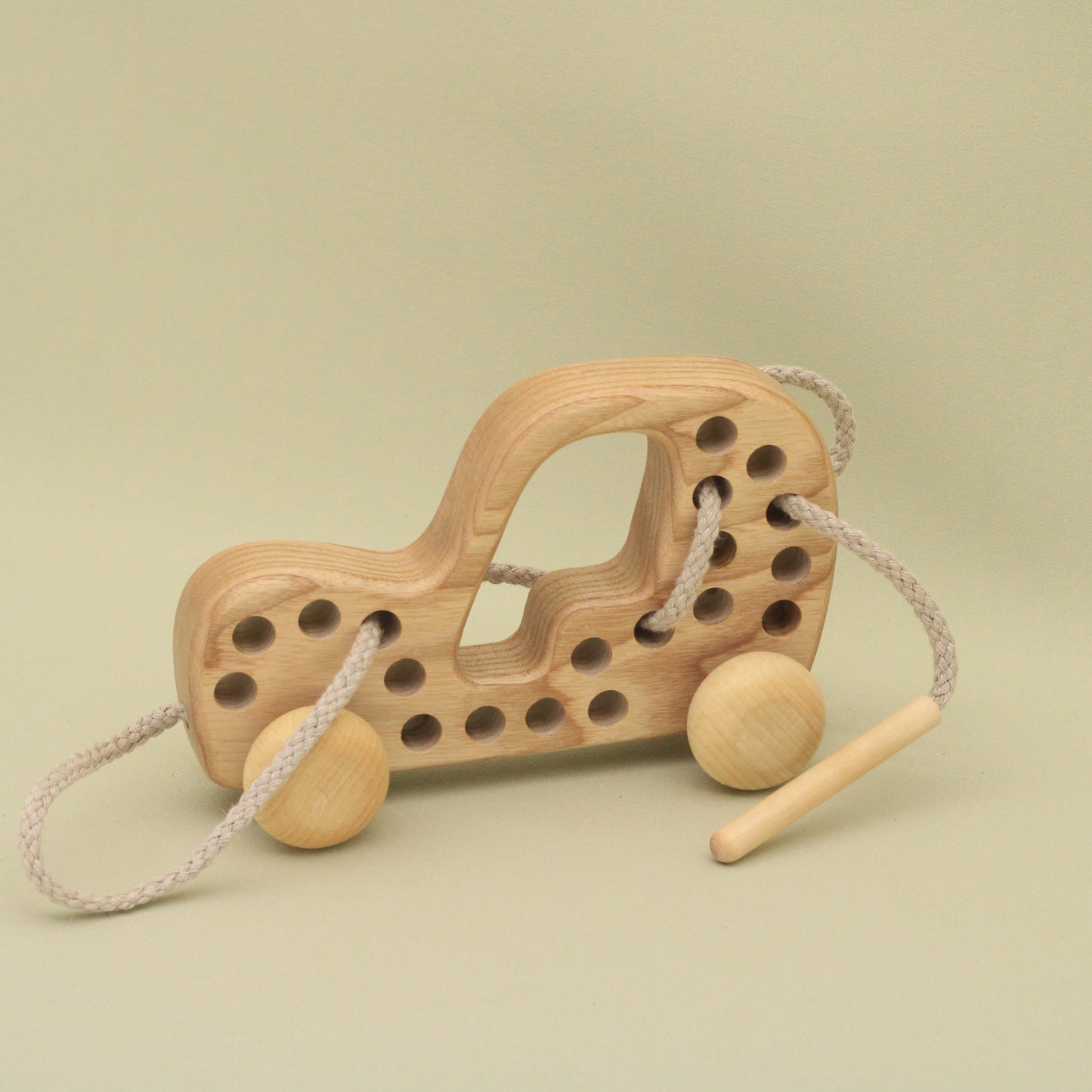 Lotes Toys Natural Wooden Threading Lacing Bus TT62