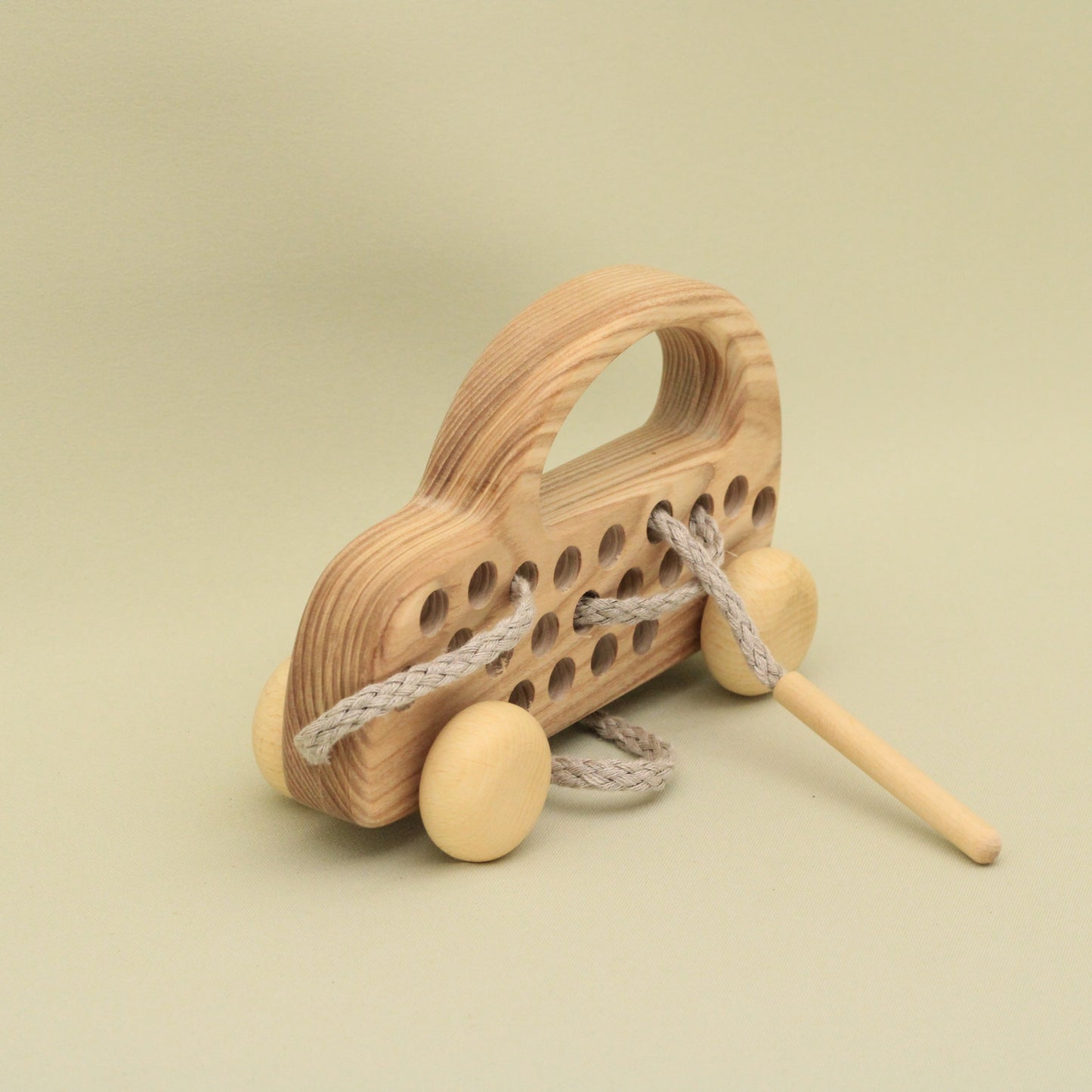 Lotes Toys Natural Wooden Threading Lacing Elektro-Car TT63