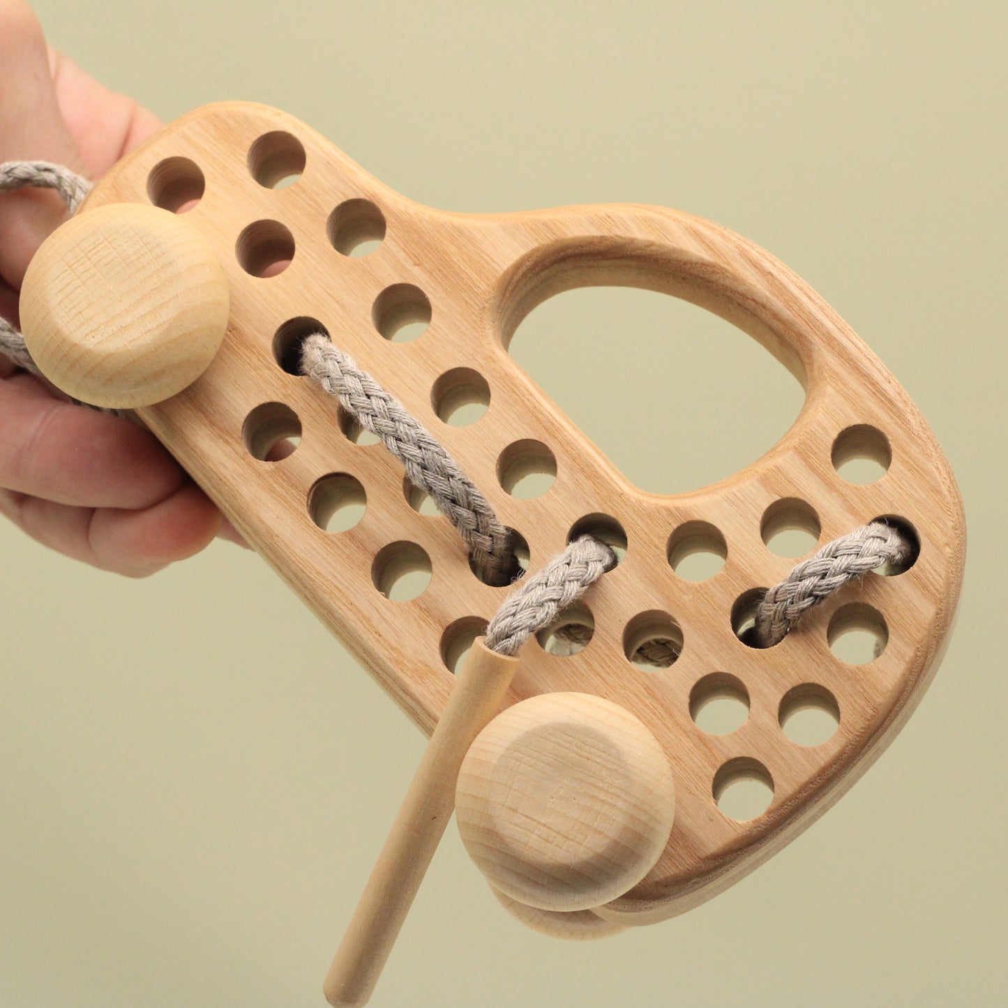 Lotes Toys Natural Wooden Threading Lacing Car TT64