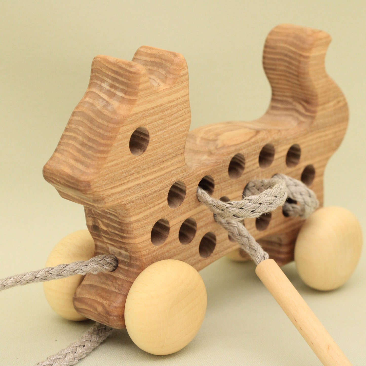 Lotes Toys Natural Wooden Threading Lacing Cat TT42