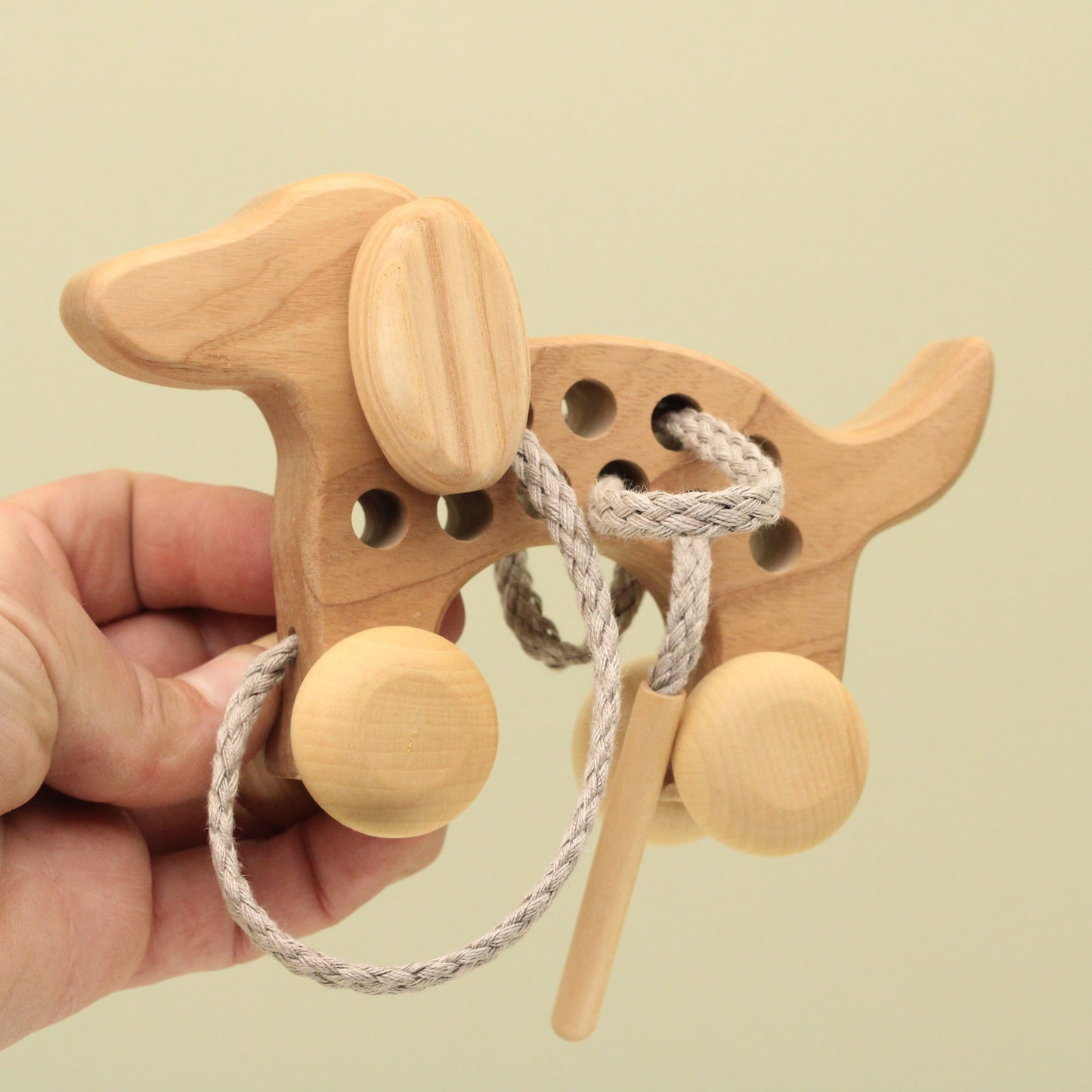 Lotes Toys Natural Wooden Threading Lacing Dog TT52