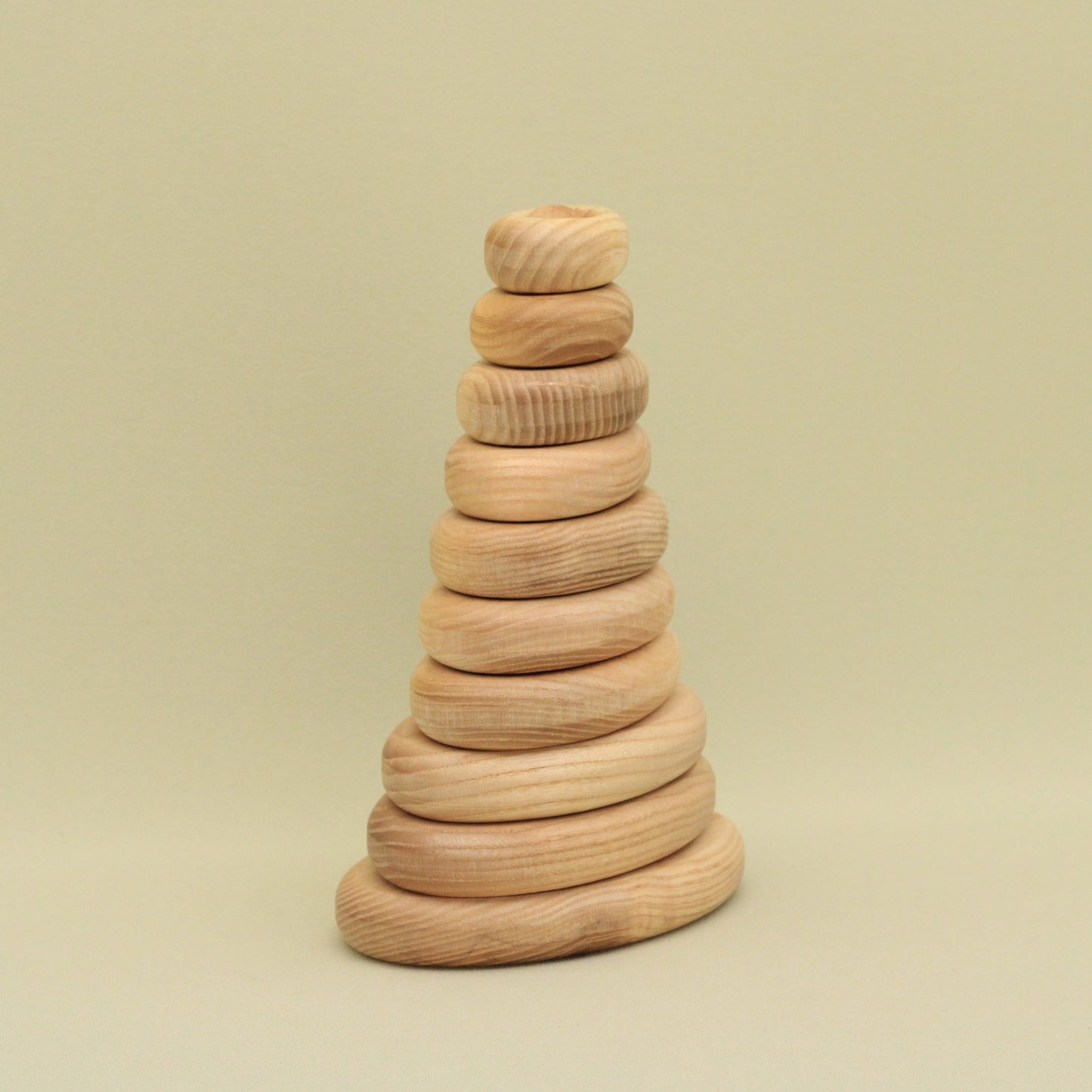 Lotes Toys Natural Oval Wooden Stacking Pyramid - 10 pieces PY06