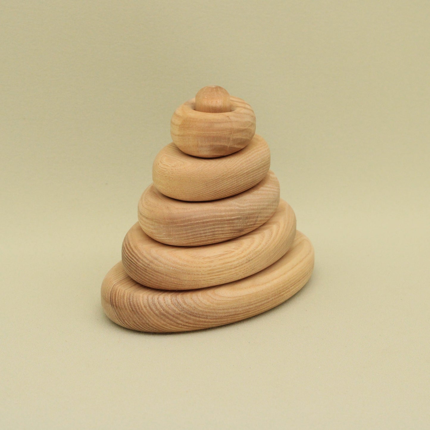 Lotes Toys Natural Oval Wooden Stacking Pyramid PY25