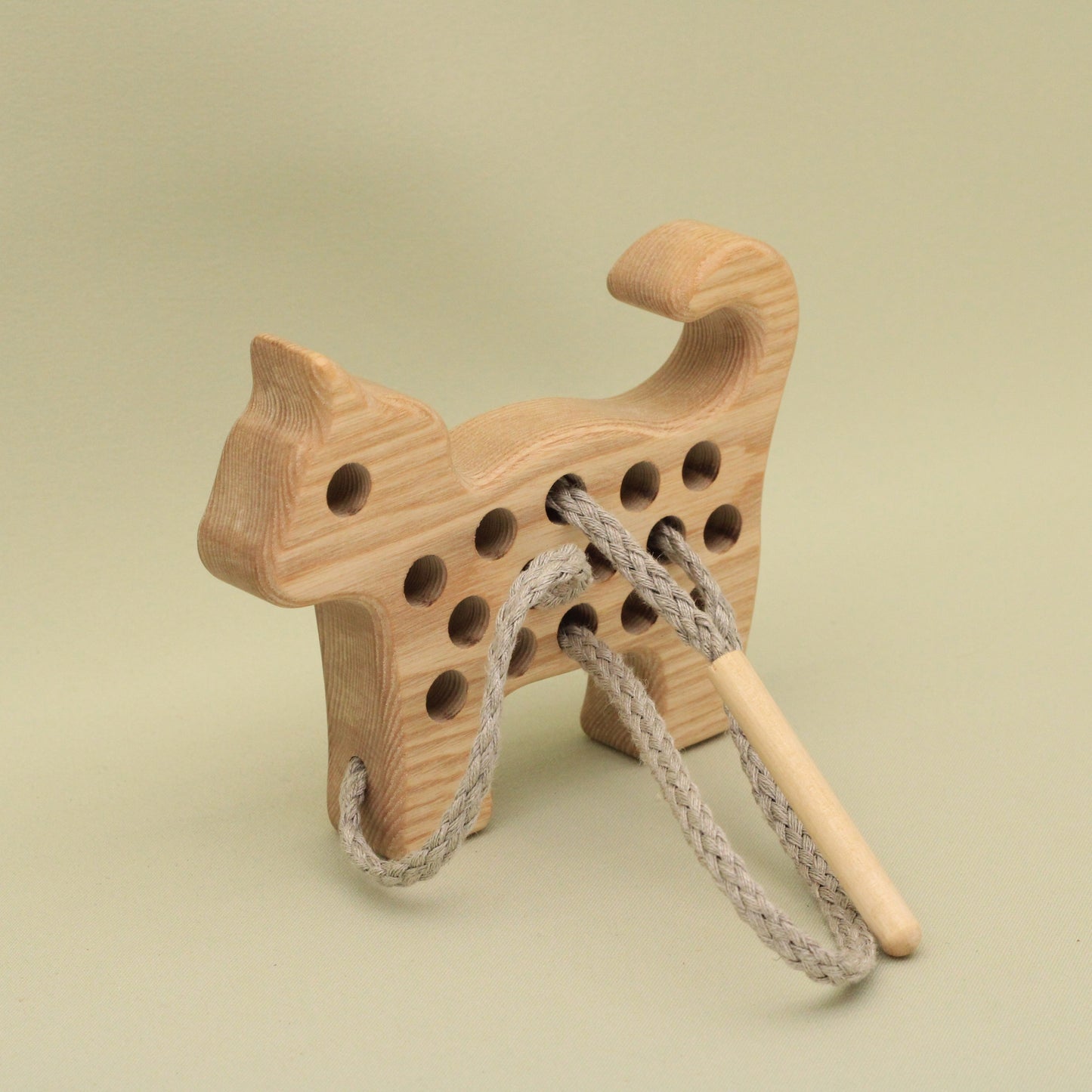 Lotes Toys Natural Wooden Threading Lacing Cat TT12