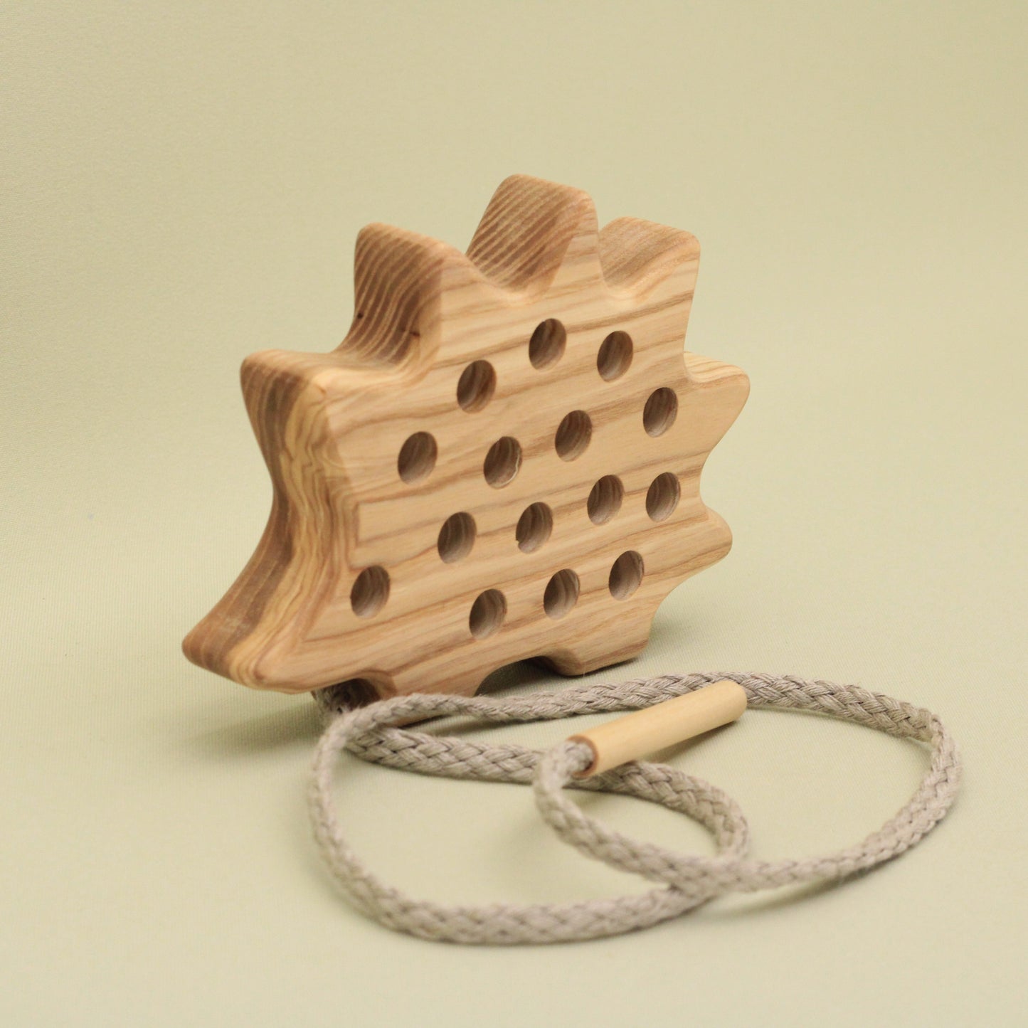 Lotes Toys Natural Wooden Threading Lacing Hedgehog TT17