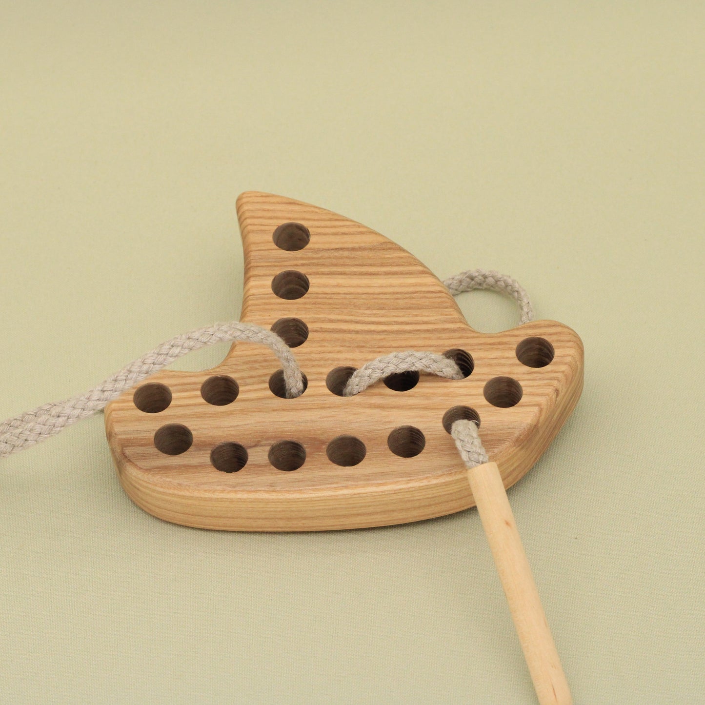 Lotes Toys Natural Wooden Threading Lacing Ship TT24