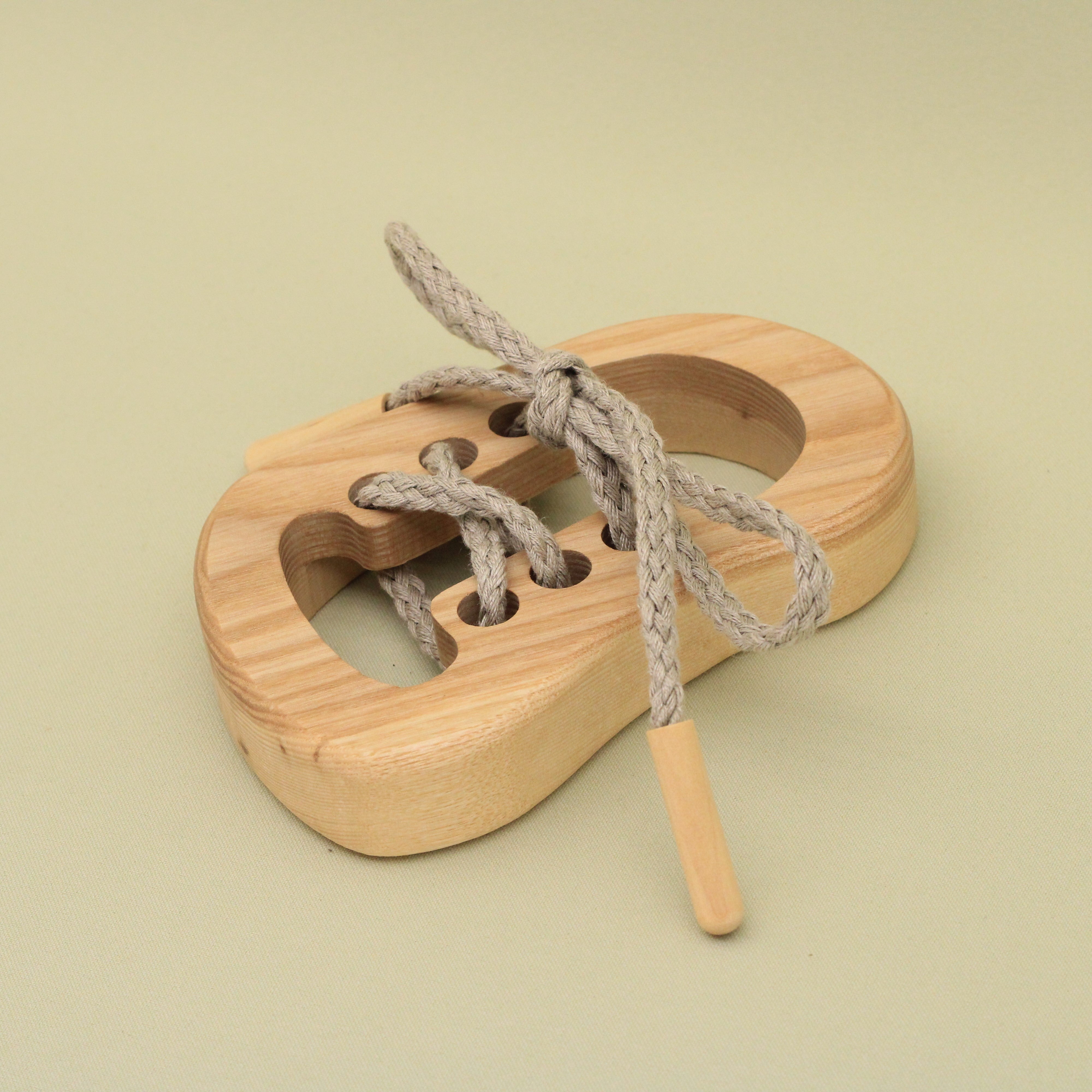 Threading Shoes Natural Wooden Threading Lacing Shoe Riht | Lotes Toys – Lotes Toys Family