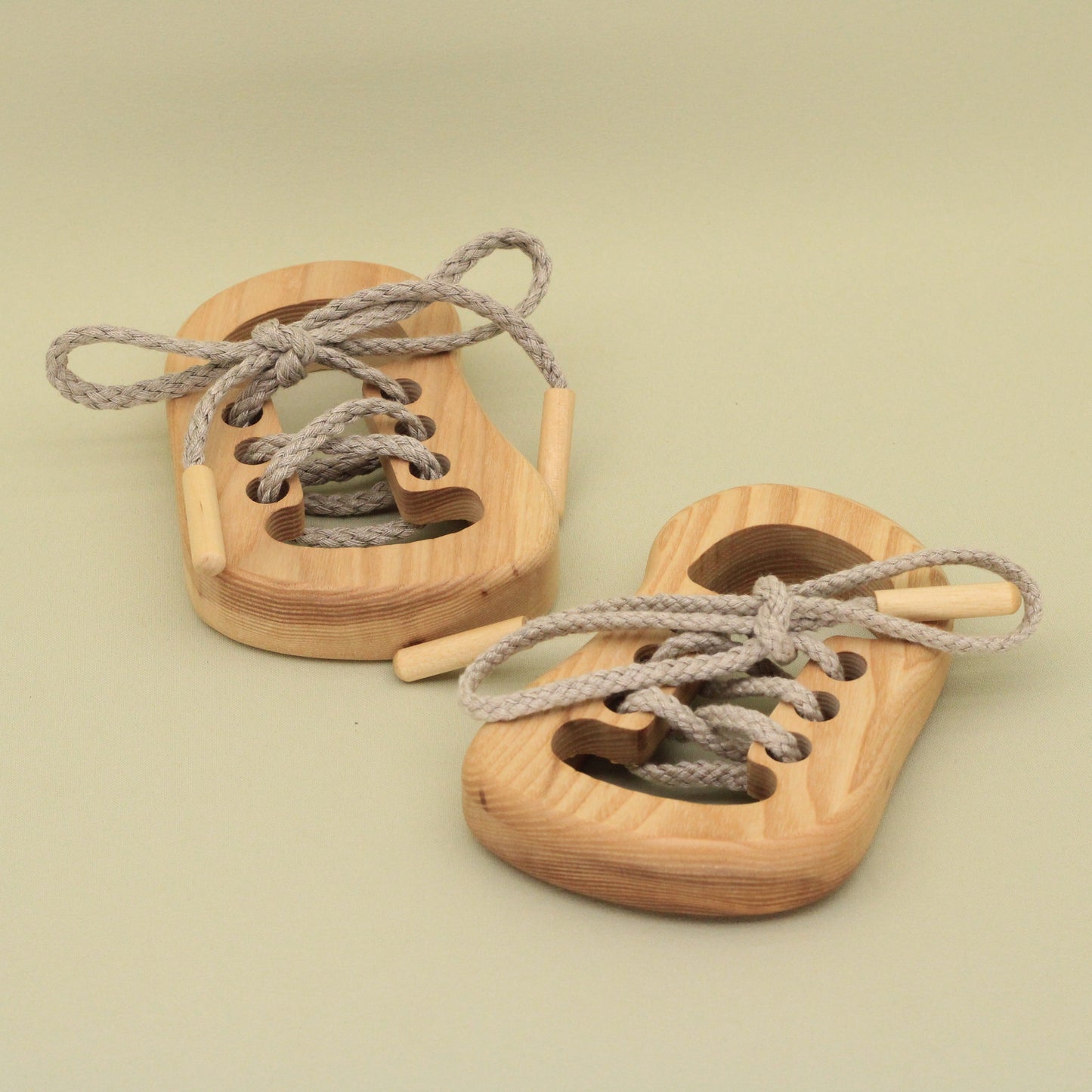 Lotes Toys Natural Wooden Threading Lacing Shoe pair TT19 L,R