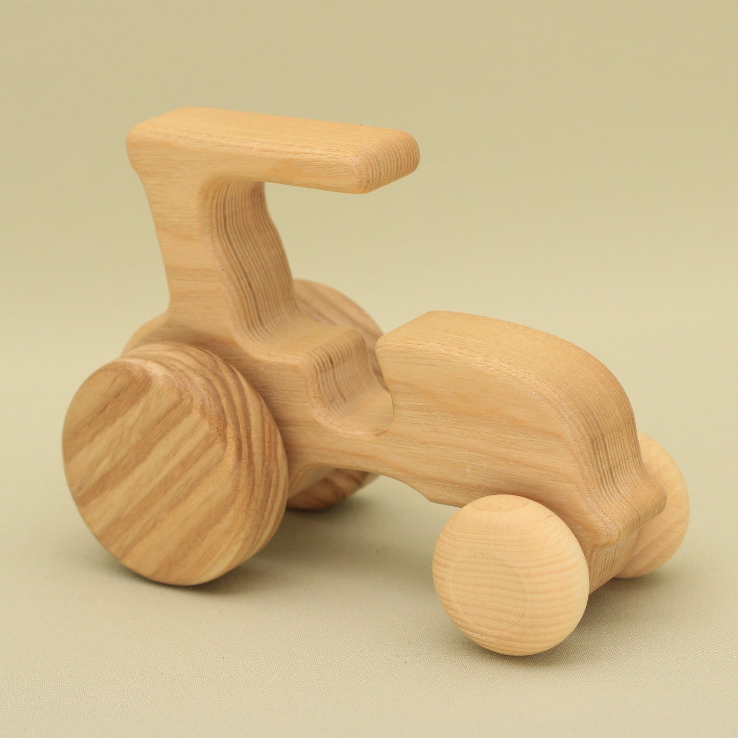 Lotes Toys wooden Eco Natural Tractor TR04