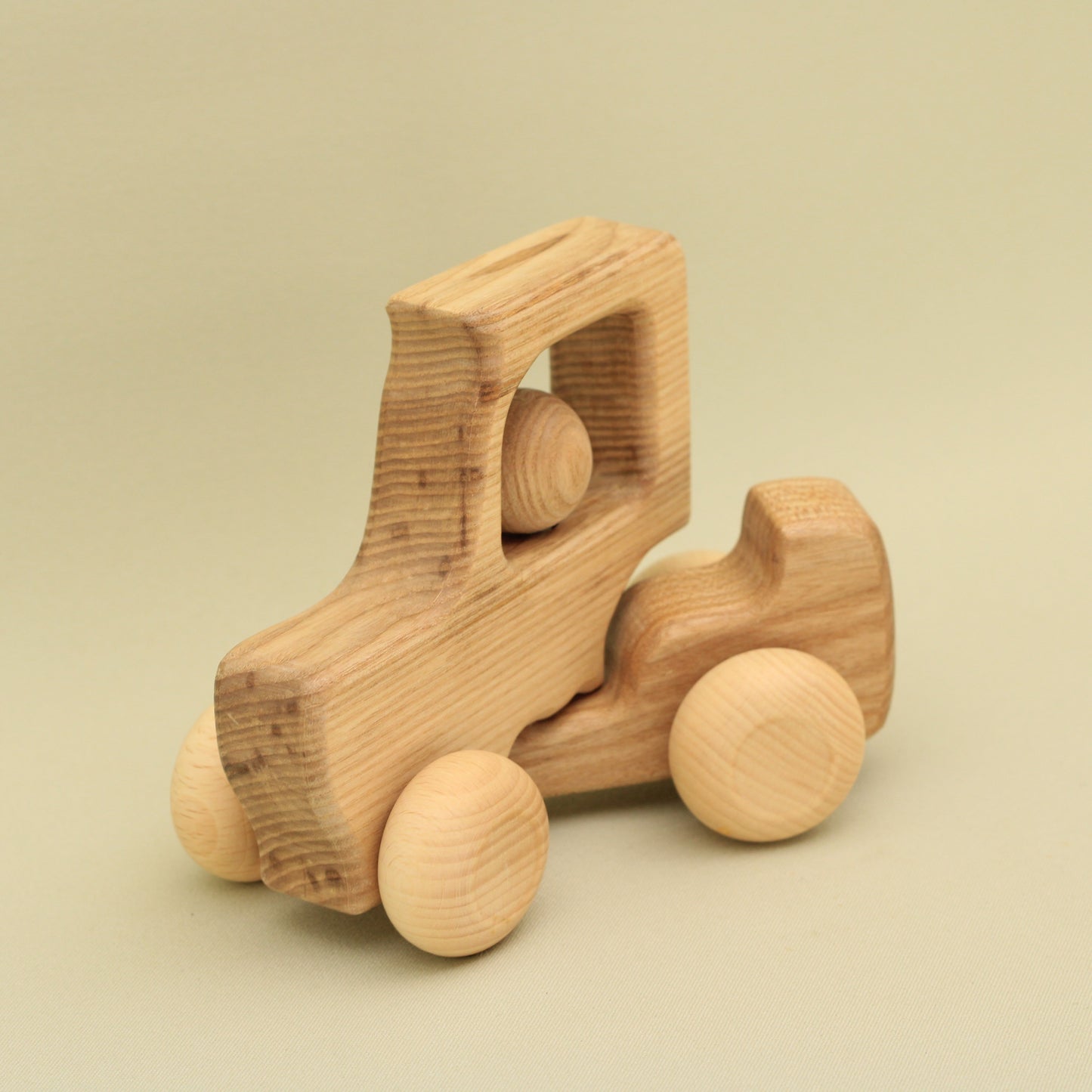 Lotes Toys wooden Eco Natural Tractor TR06