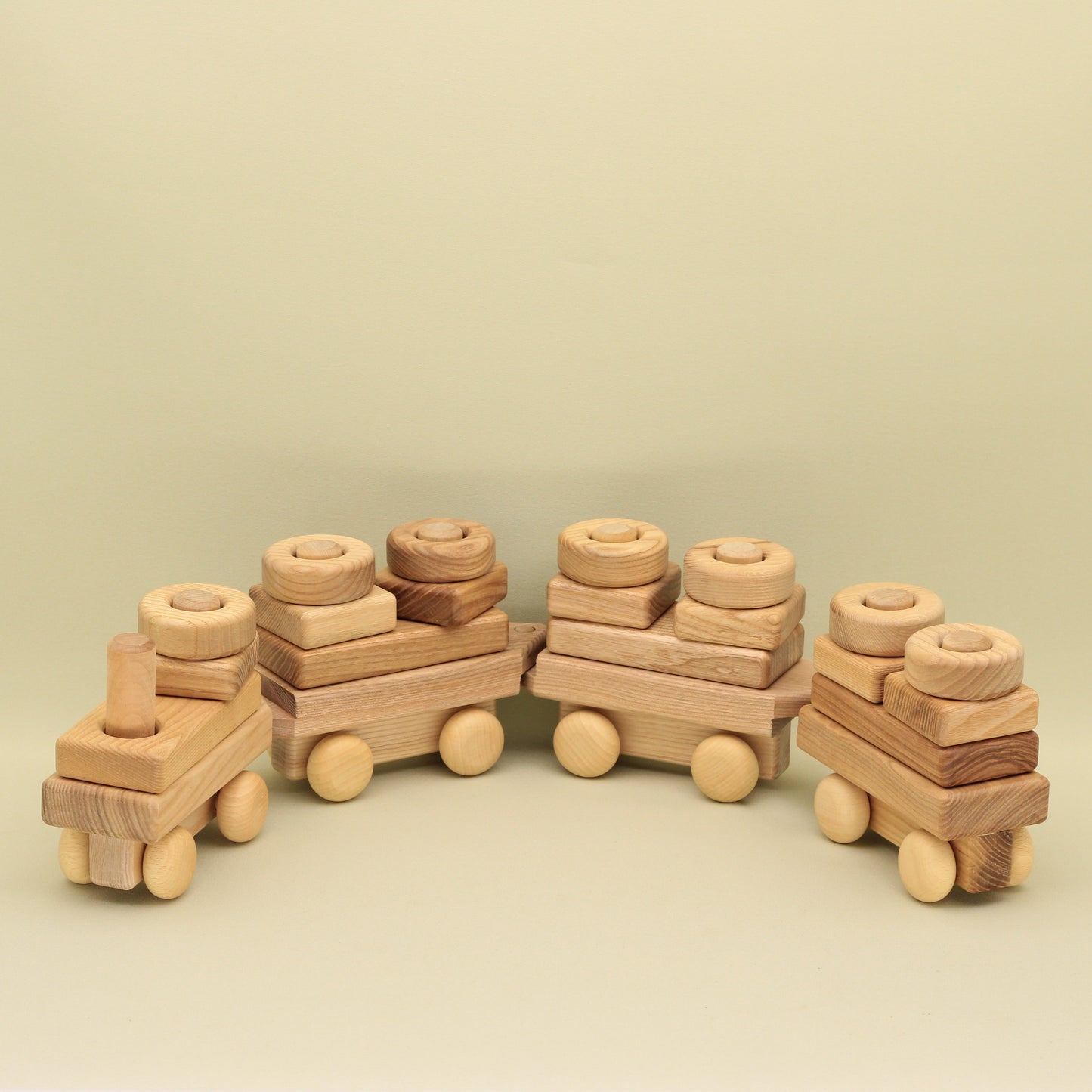 Lotes Toys Wooden Construction Train BT04