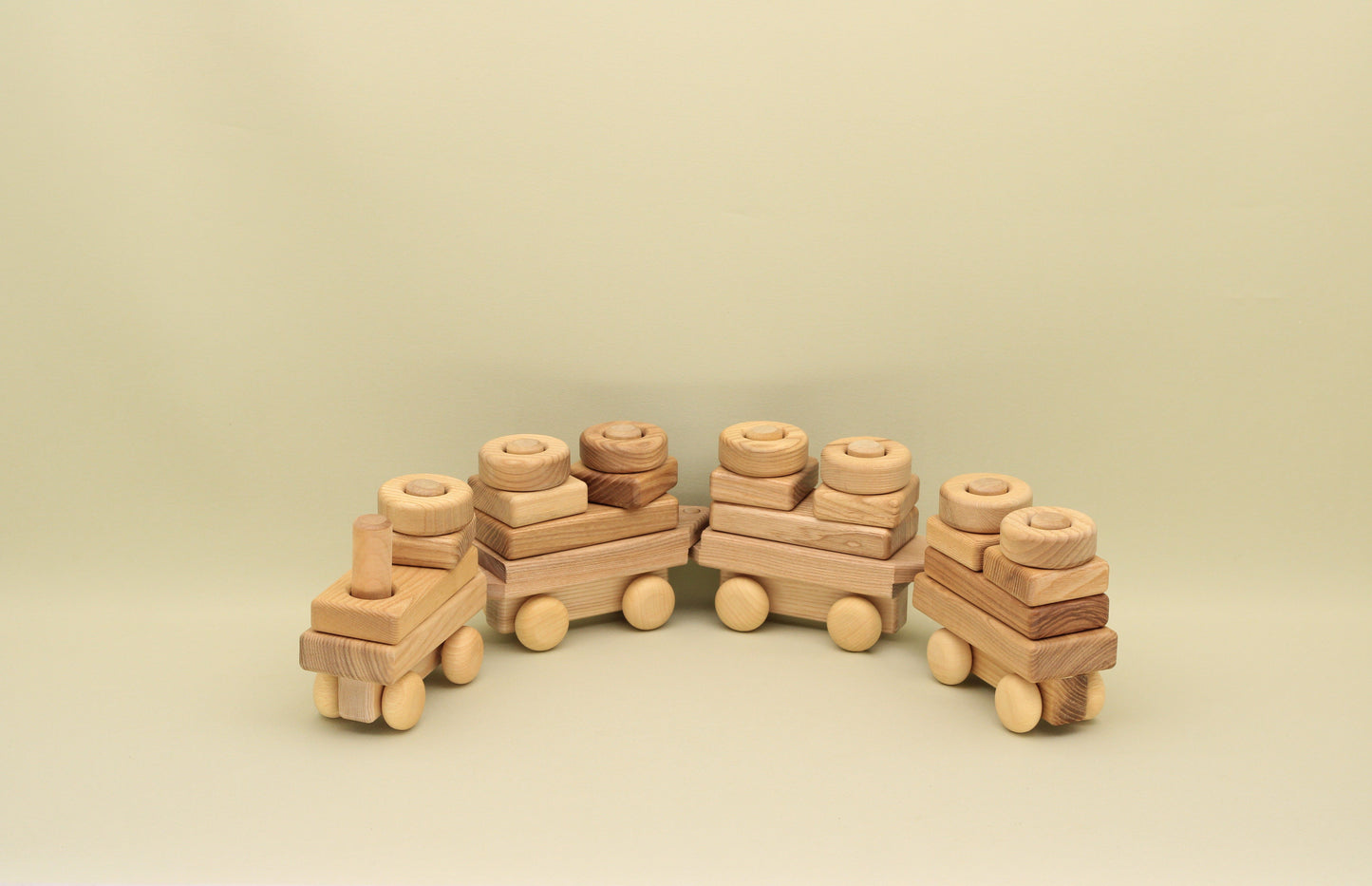 Lotes Toys Wooden Construction Train BT04