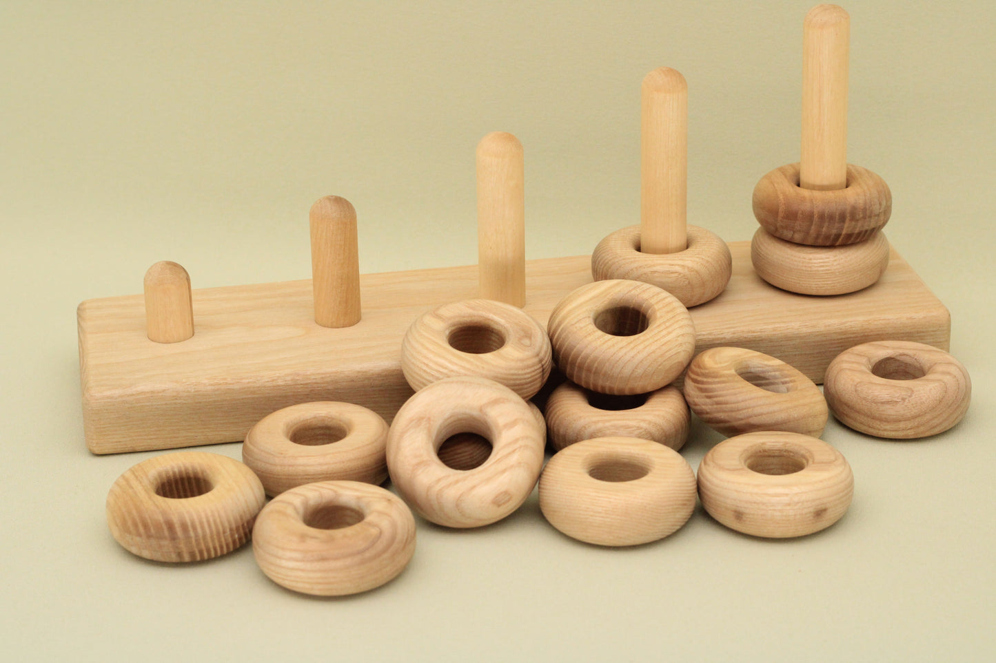 Lotes Toys Natural Stacking Block with Round Shapes PY31