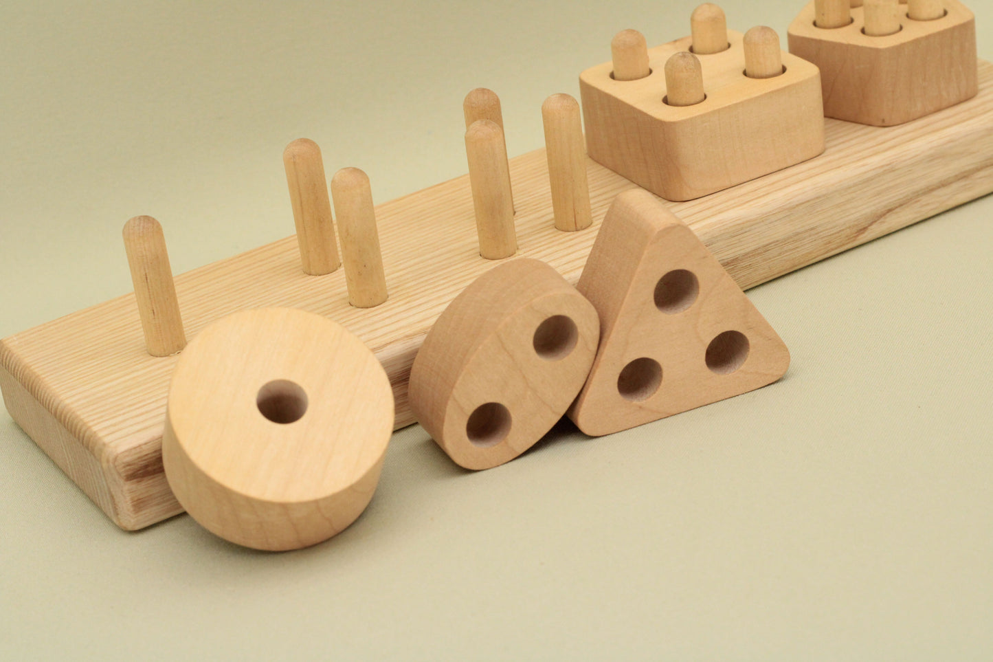 Lotes Toys Natural Stacking Block with Different Mathematical Shapes PY35