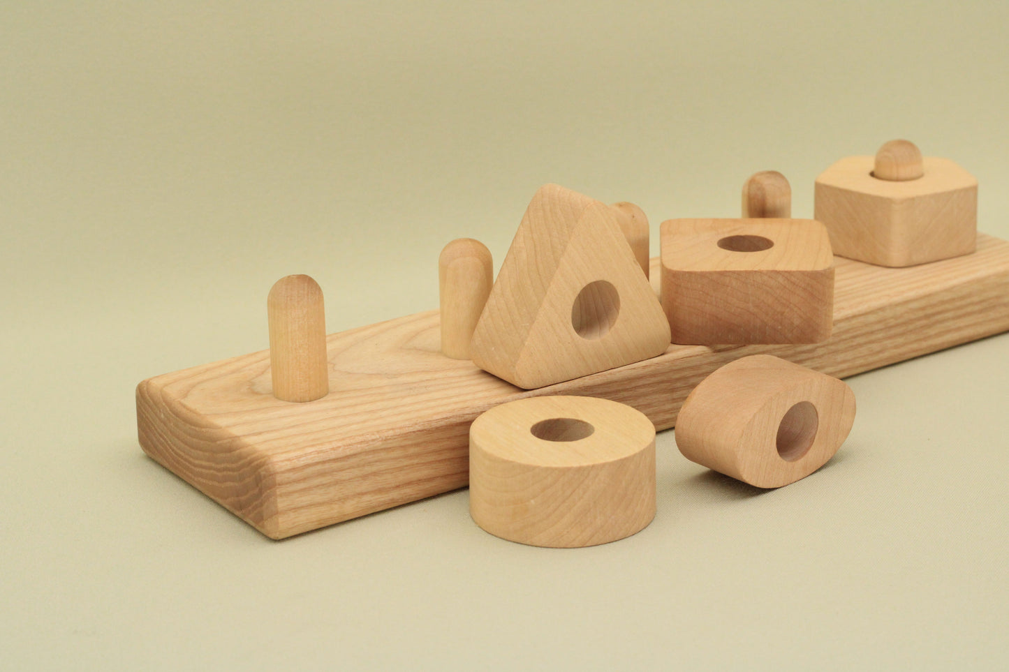 Lotes Toys Natural Stacking Block with Different Mathematical Shapes PY38