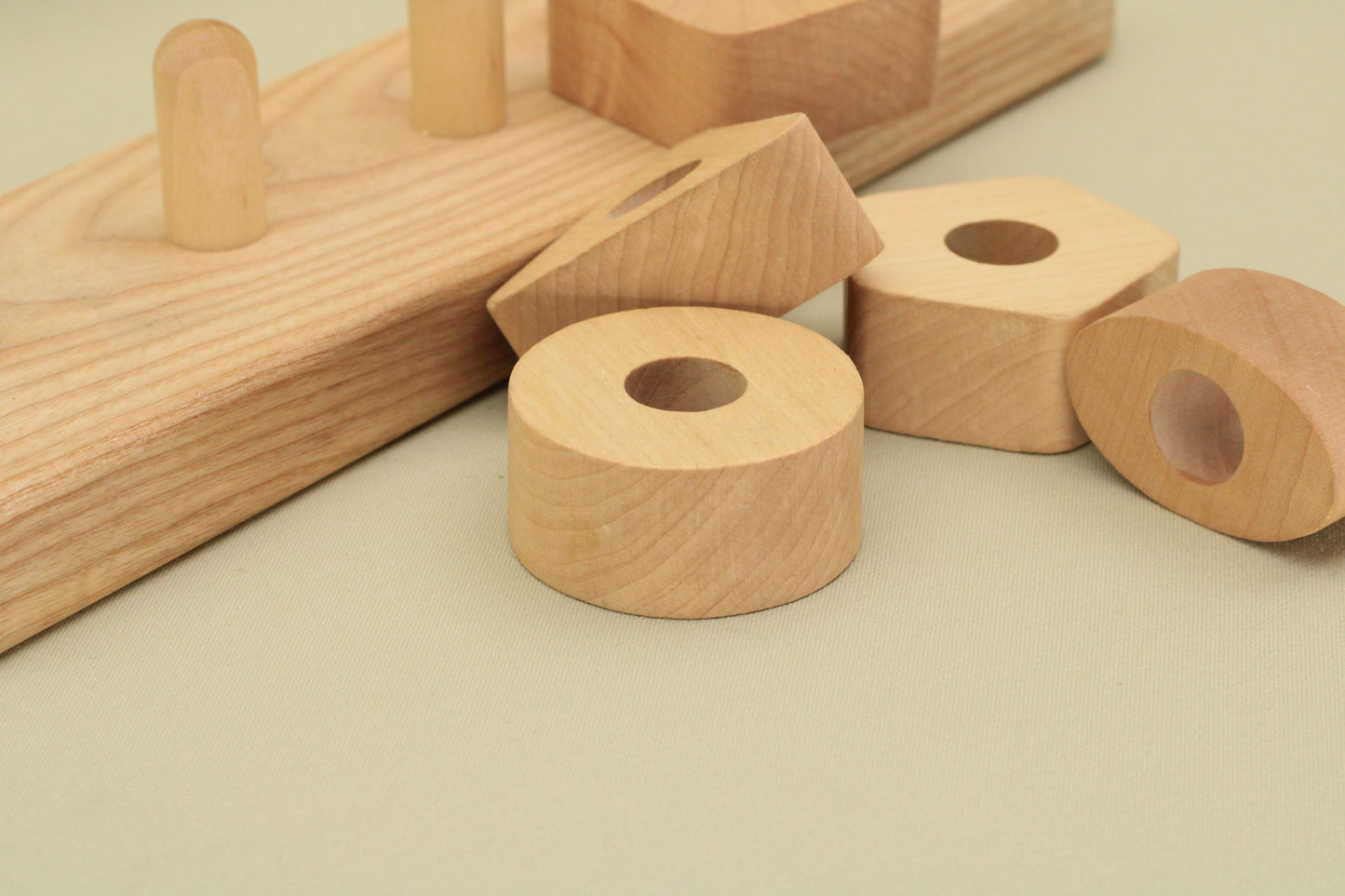 Lotes Toys Natural Stacking Block with Different Mathematical Shapes PY38