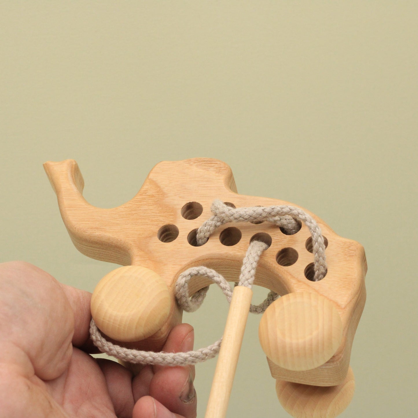 Lotes Toys Natural Wooden Threading Lacing Elephant TT56