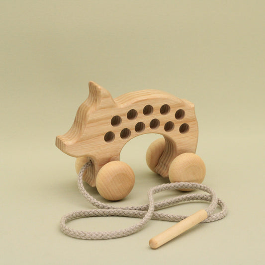 Lotes Toys Natural Wooden Threading Lacing Piglet TT55