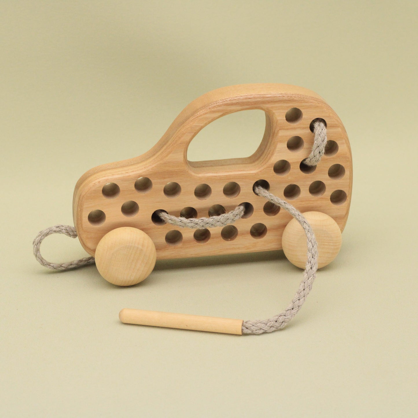 Lotes Toys Natural Wooden Threading Lacing Car TT64