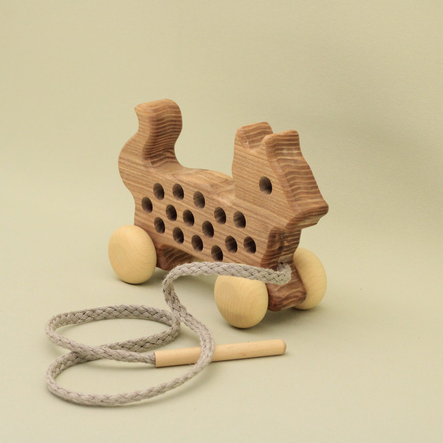 Lotes Toys Natural Wooden Threading Lacing Cat TT42