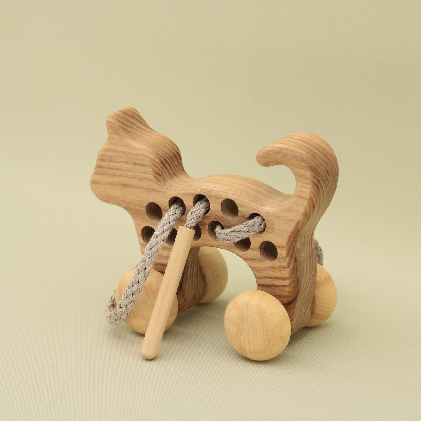 Lotes Toys Natural Wooden Threading Lacing Cat TT51