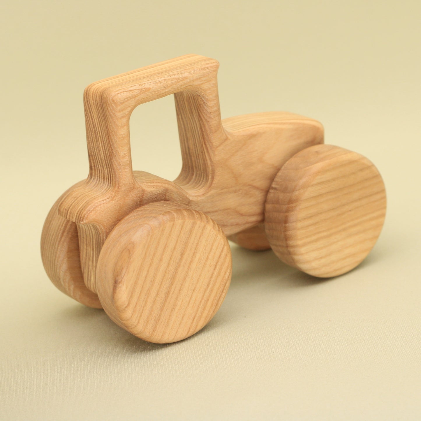 Lotes Toys wooden Eco Natural Tractor TR05